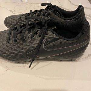 Nike Tiempo Legend 8 Club FG Soccer Cleats